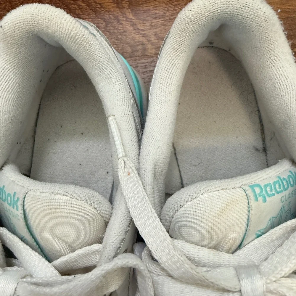 Reebok Classic Leather MU Women 7.5 White Teal Gradient Sneakers GZ5648